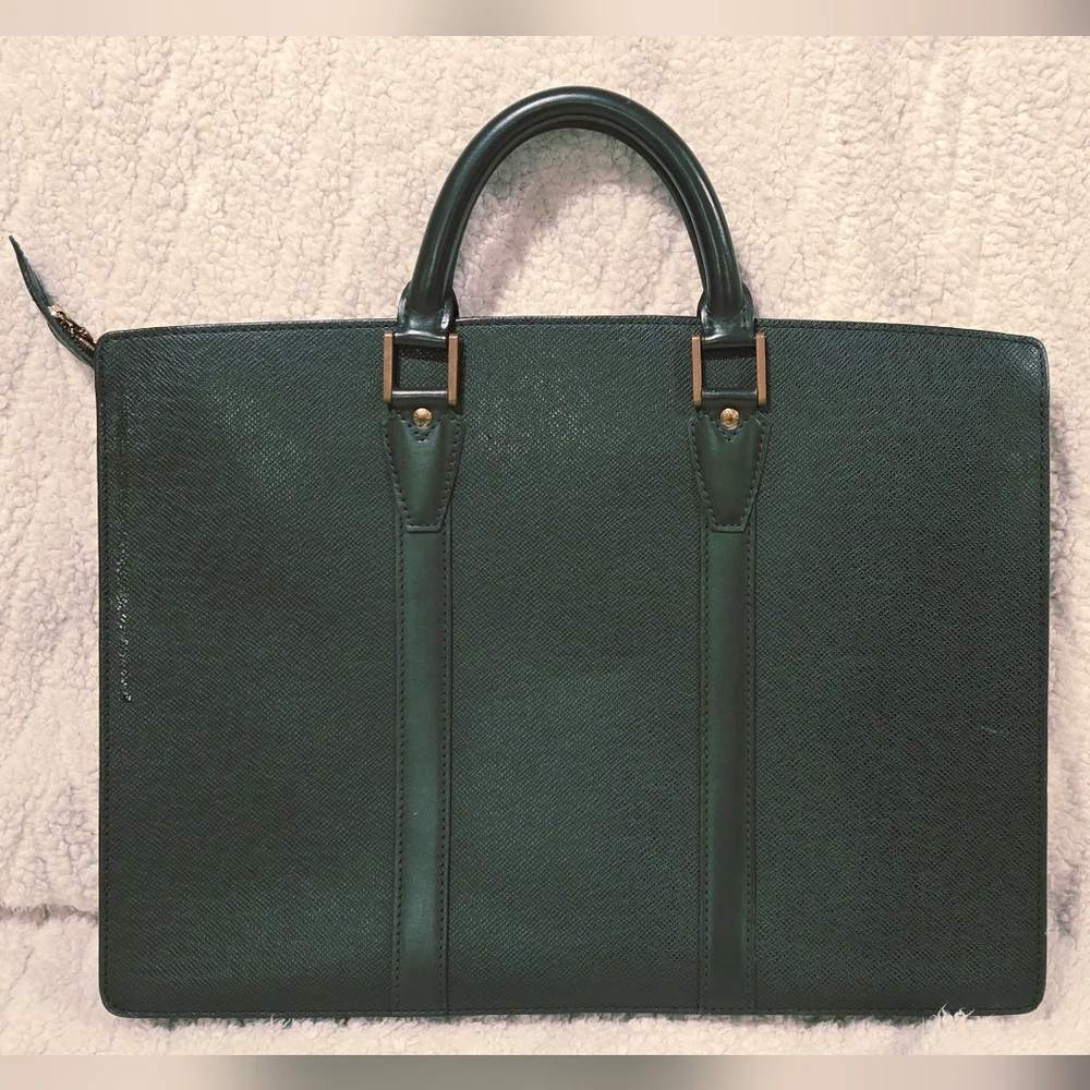 Louis Vuitton Porte Documents Lozan in Dark Green Taiga Leather VI0996